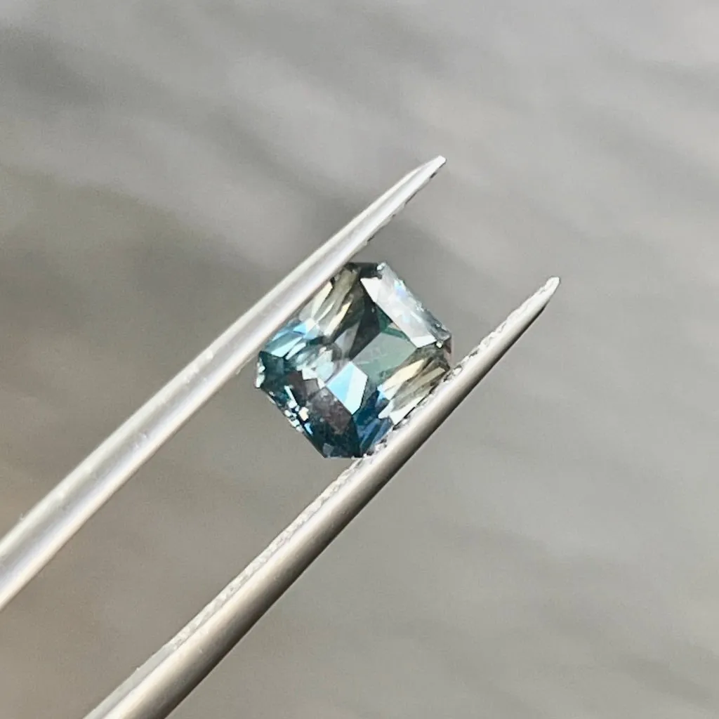 1.40CT RADIANT CUT SAPPHIRE, DENIM BLUE GREY PARTI, 6.68X5.5X3.73MM