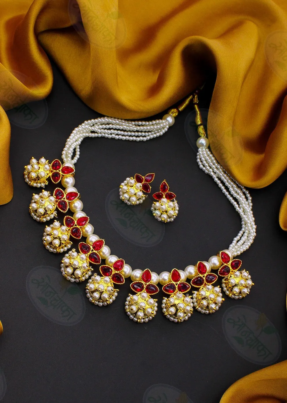 BEAUTIFUL  MOTI  NECKLACE