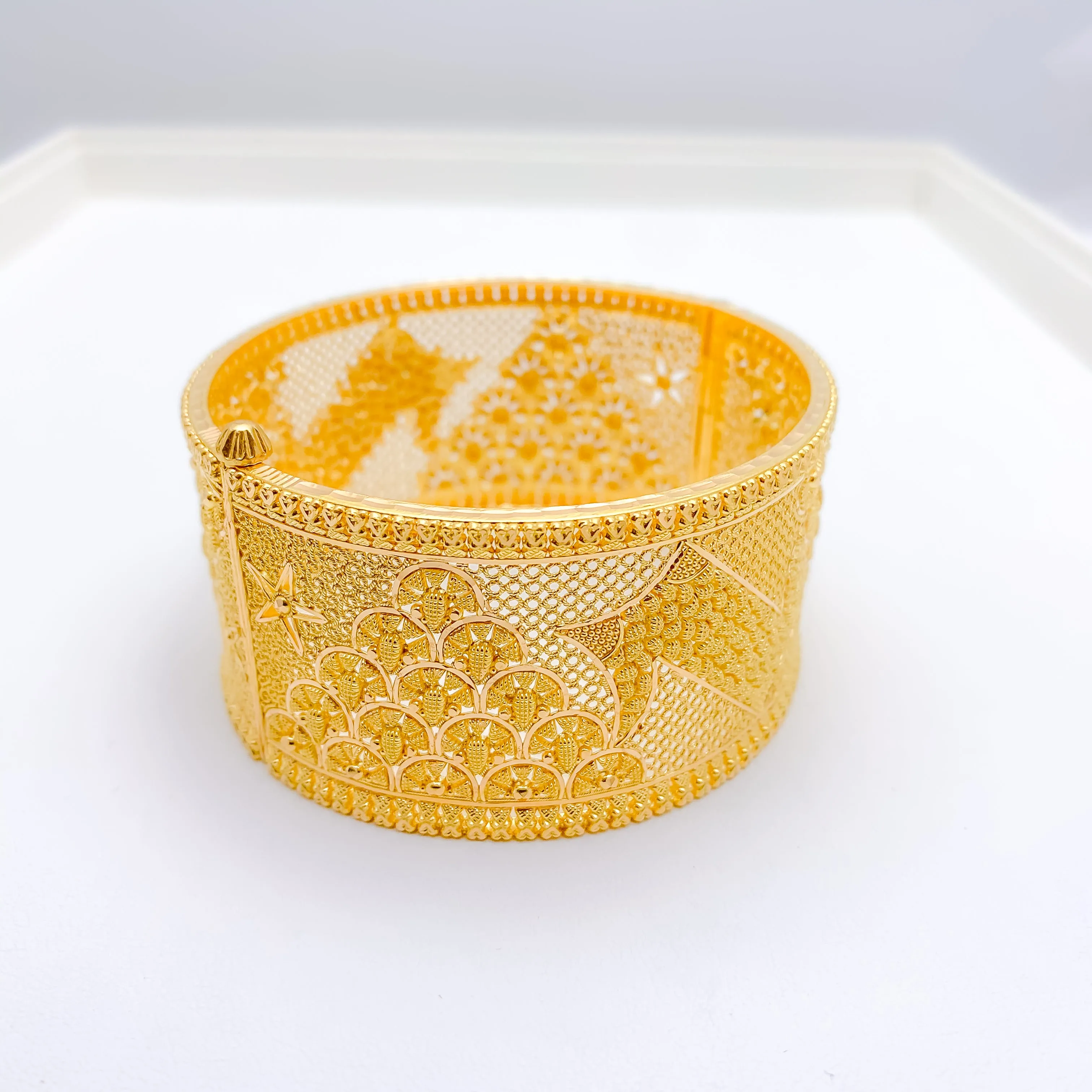 Beautiful Wide Bangle Kada