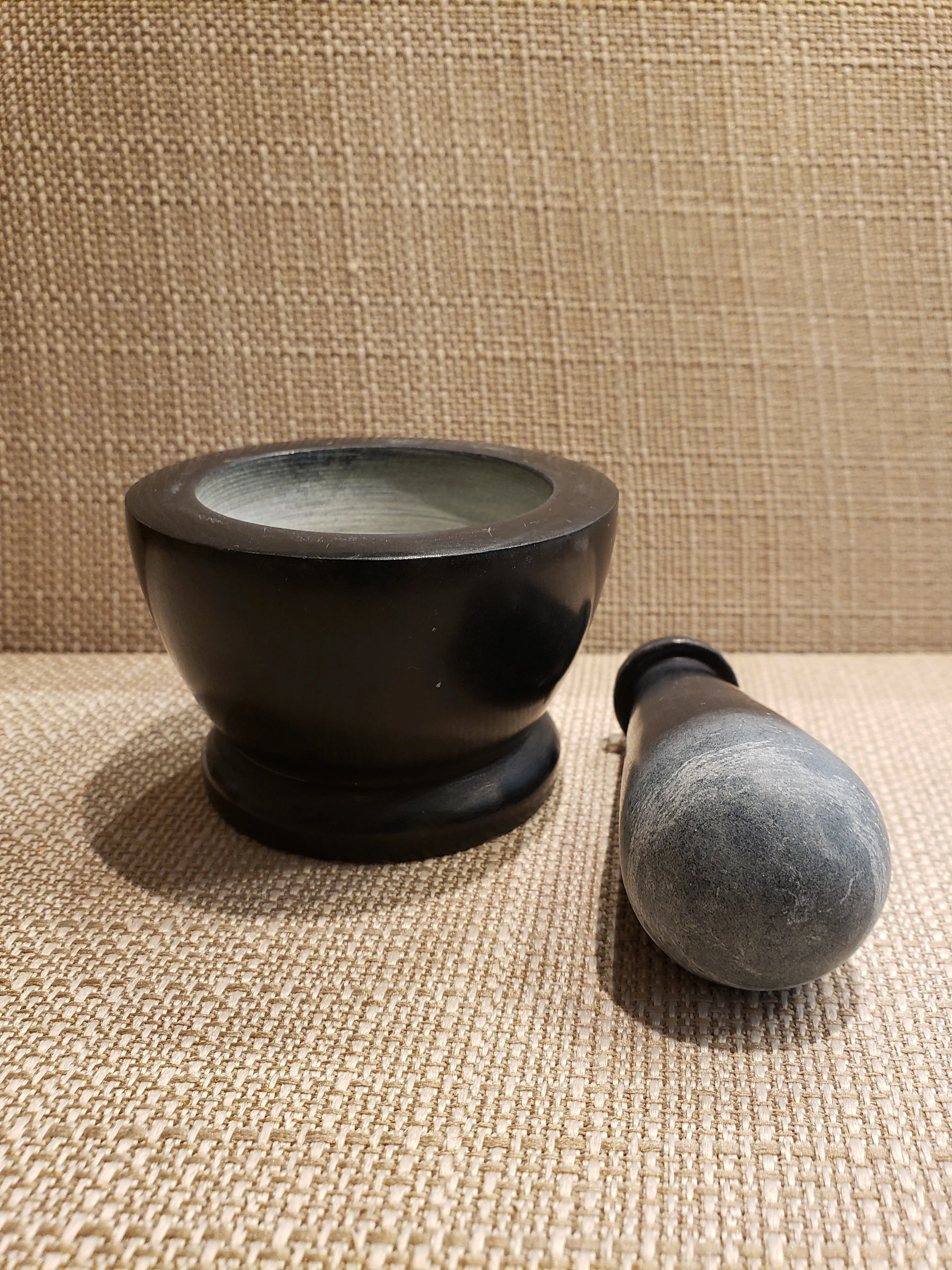 MORTAR & PESTLE SET - BLACK MARBLE