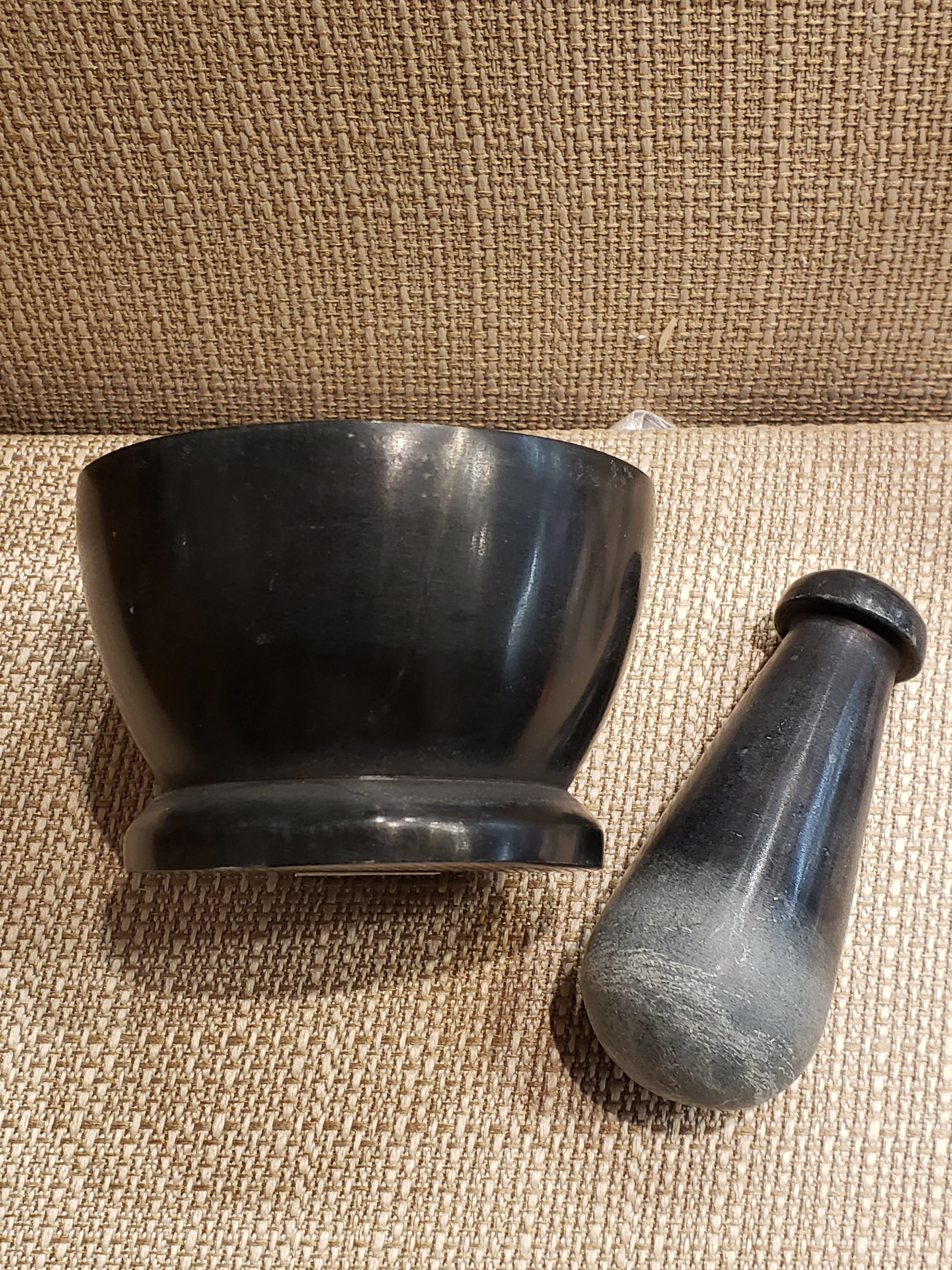 MORTAR & PESTLE SET - BLACK MARBLE