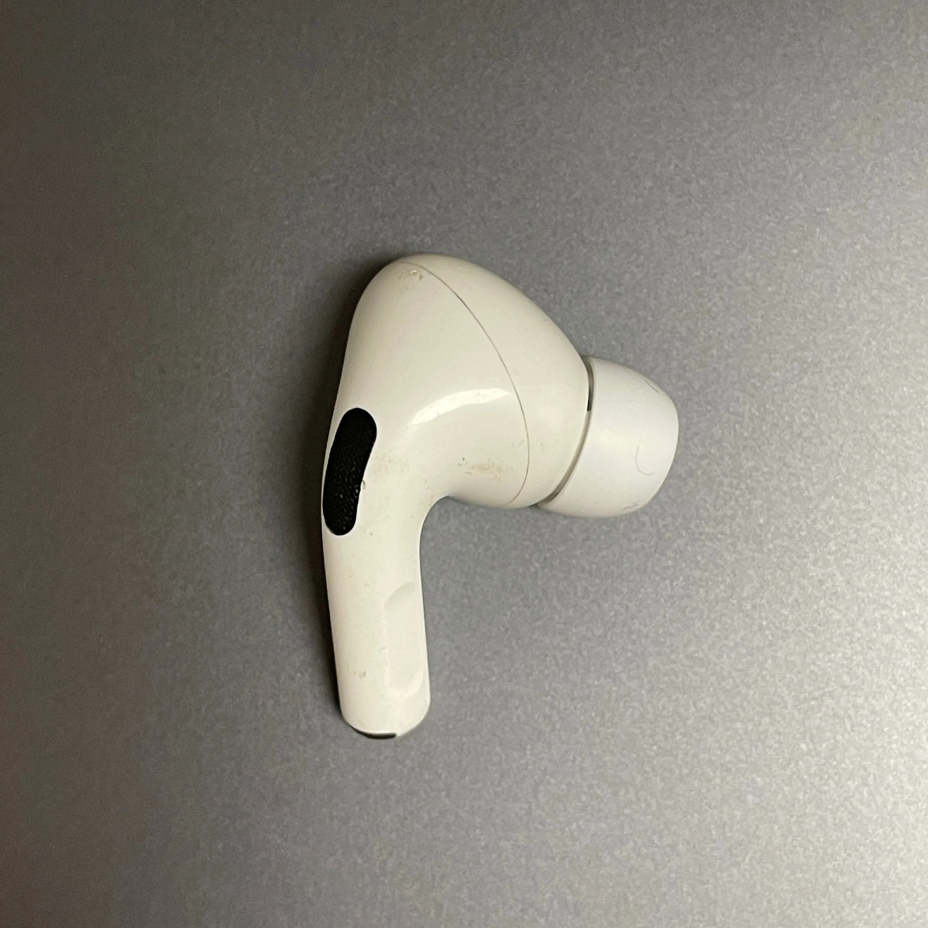 Right Replacement AirPod - Right AirPod Pro (1st Generation) - Fair Condition